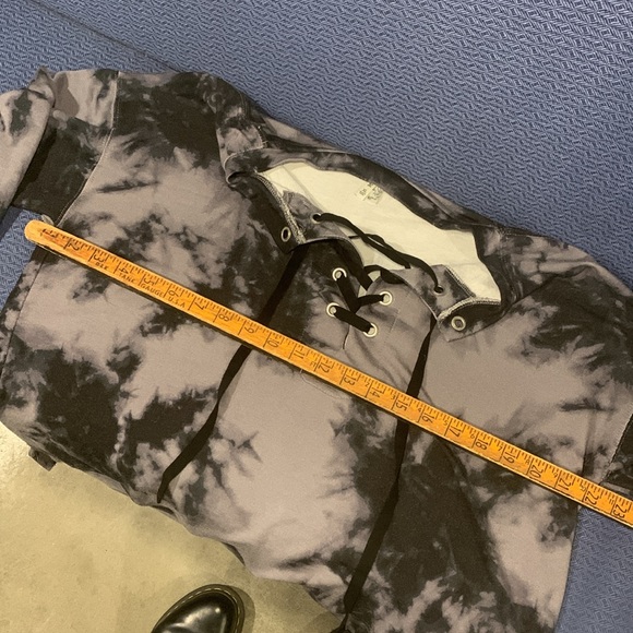 Mudd Lace Front Top - Picture 5 of 6